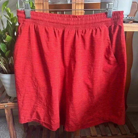 Lululemon Pace Breaker Short Size Large - Picture 3 of 8